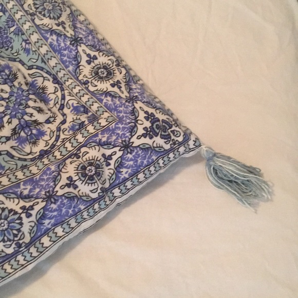 SALE URBAN OUTFITTER TWIN SIZE MEDALLION COMFORTER - Picture 7 of 8